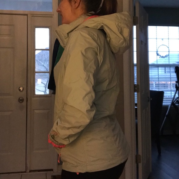 The North Face Resolve Jacket - Picture 9 of 9